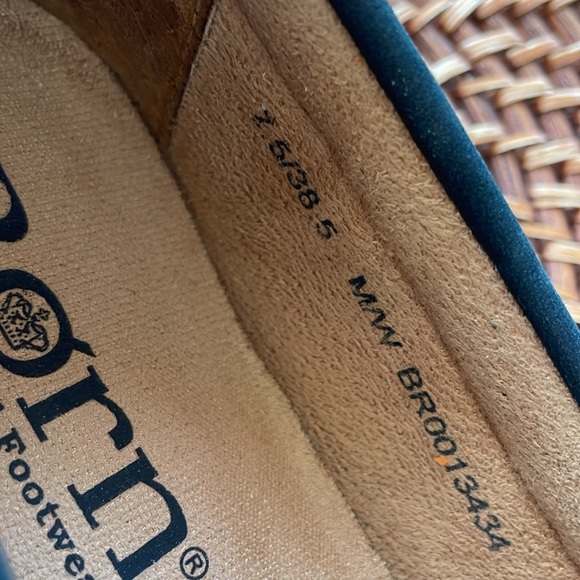 Born Navy Loafers 7.5 - Picture 5 of 6